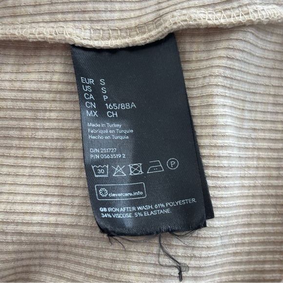 H&M Oatmeal Cream Long Sleeved Ribbed Top Mock Neck Turtleneck Sweater S - Picture 6 of 8